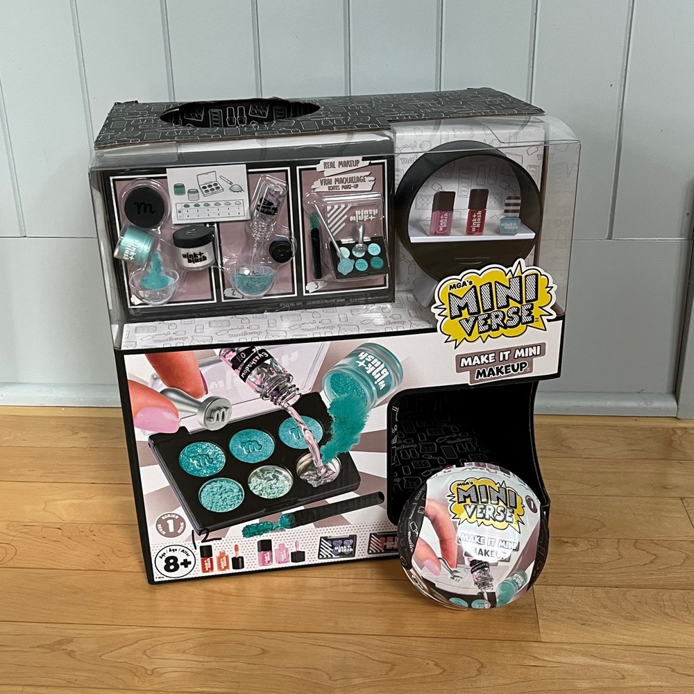 DISPLAY + BALL - Make It Mini Makeup - NWT